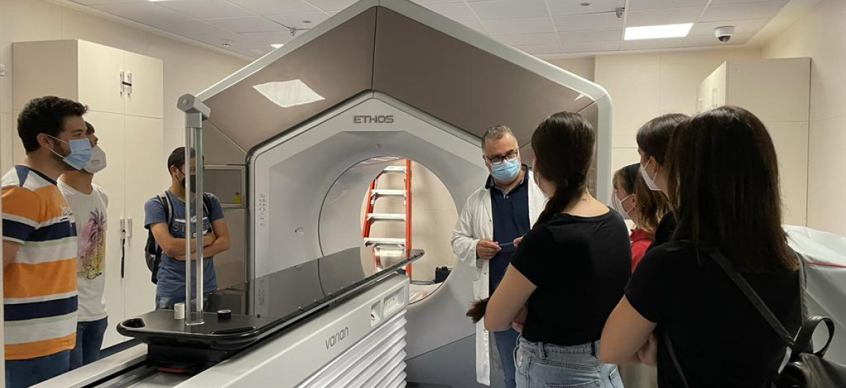 Imagen Los estudiantes de Ingeniería Biomédica visitan el Servicio de Prevención del Hospital Santa Lucía